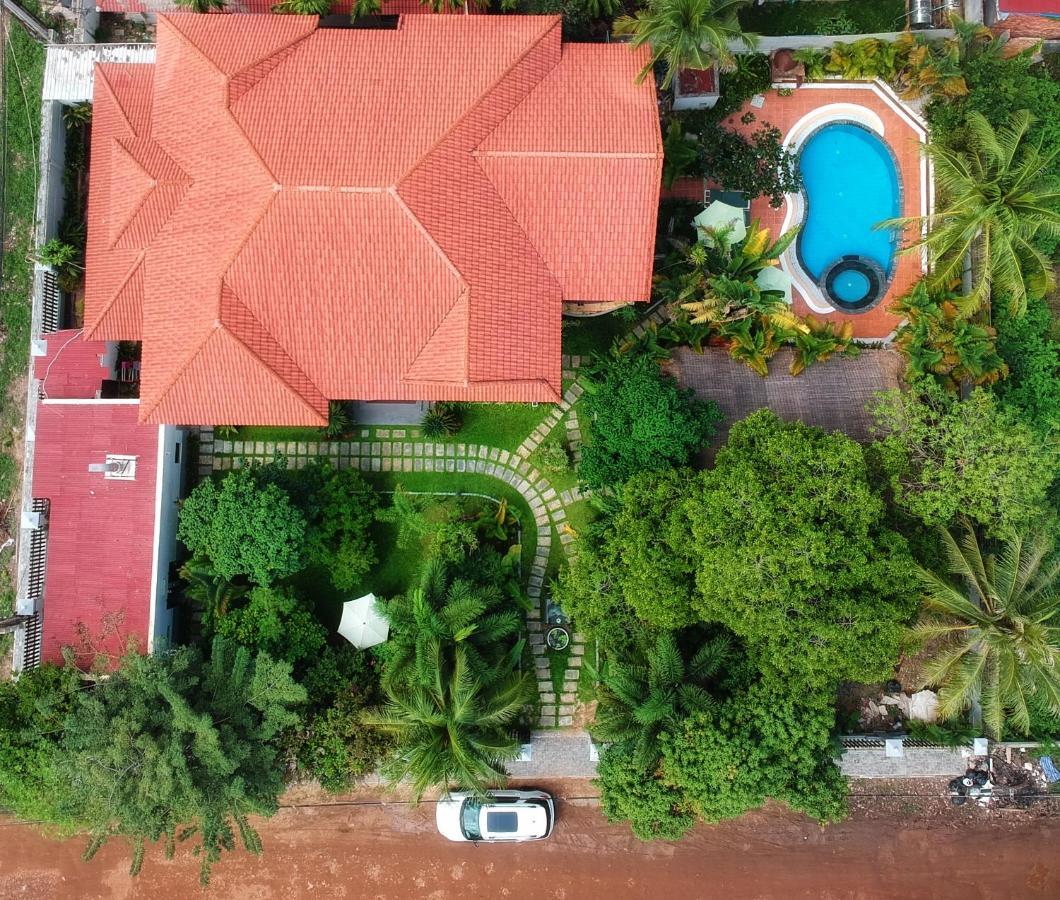 Angkor Yellow Villa Siem Reap Buitenkant foto